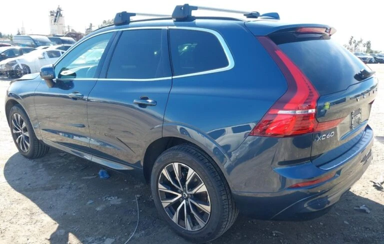 VOLVO XC60 B5 CORE