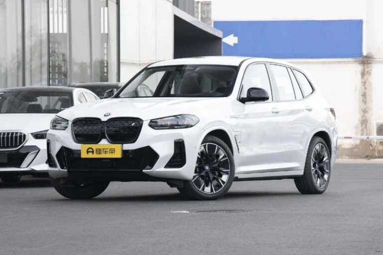 2024 BMW iX3 Top Edition