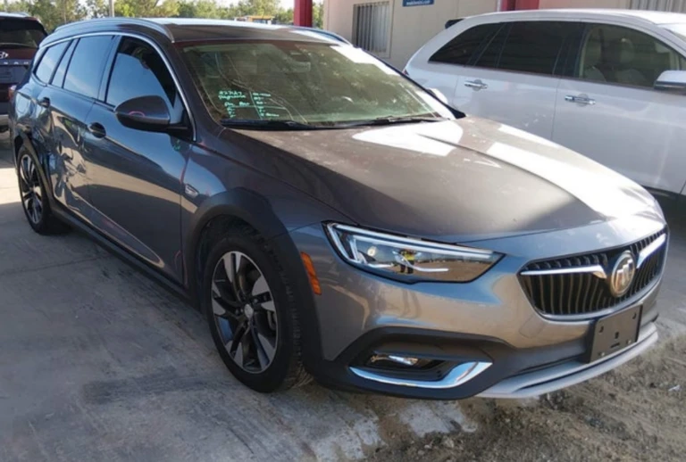 BUICK REGAL TOURX AWD ESSENCE