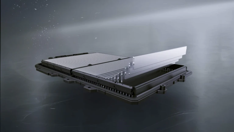 Сверхнадежный одноячеечный аккумулятор Blade Battery
Емкость аккумулятора 85,4 кВт⋅ч, с большим сроком службы и дальностью пробега, задающая новый уровень безопасности электромобилей.