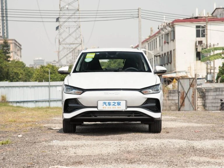 BYD e2