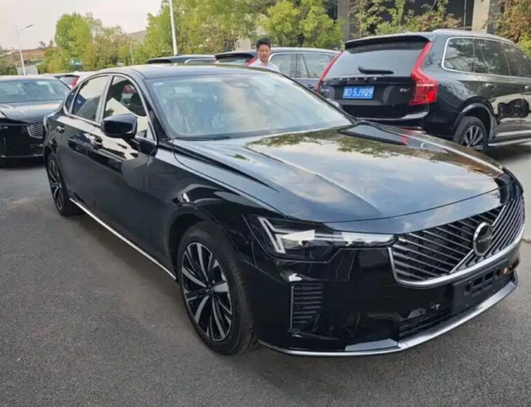 Volvo S90 B5 Smart Luxury Edition 2026